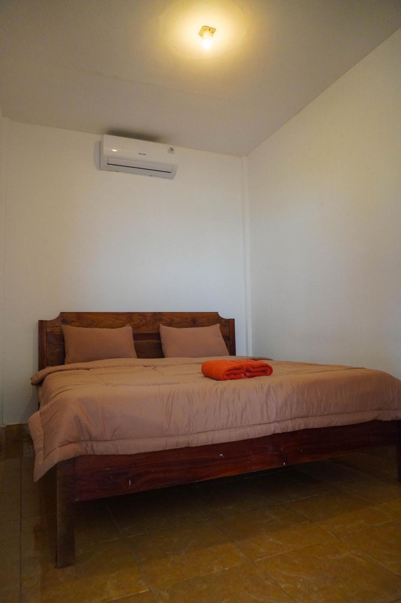 Indonesia Backpacker Hostels Kuta  Exterior photo