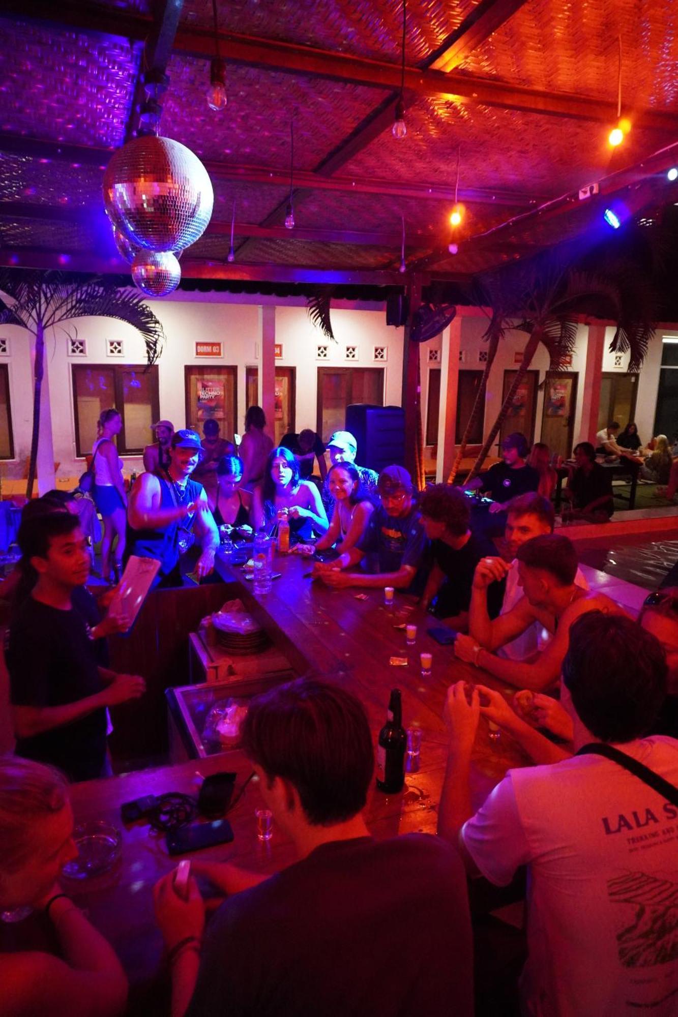 Indonesia Backpacker Hostels Kuta  Exterior photo
